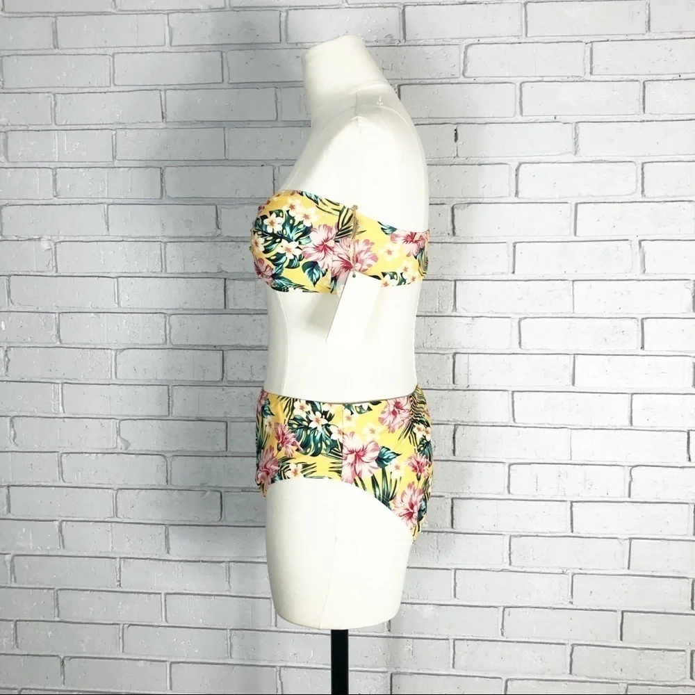 Cabana del Sol Women’s‎ Yellow Floral Bikini
